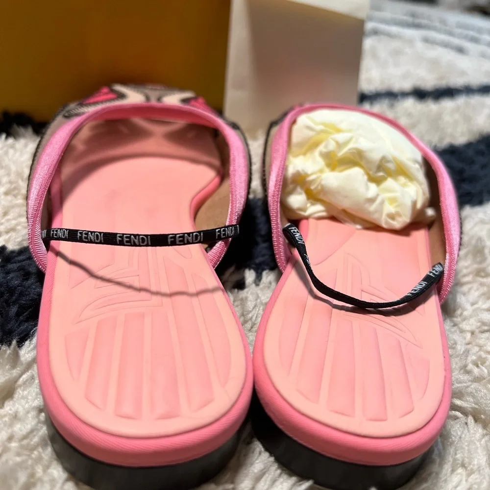 100% Authentic FENDI Pink Mesh and Canvas Mules - Picture 4 of 5